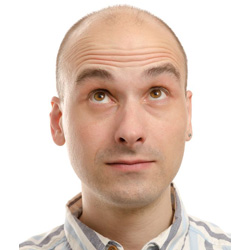 秋は要注意!あなたの抜け毛の原因はどっち?